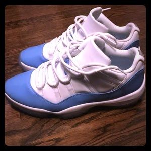 Jordan 11 Low "University Blue"
